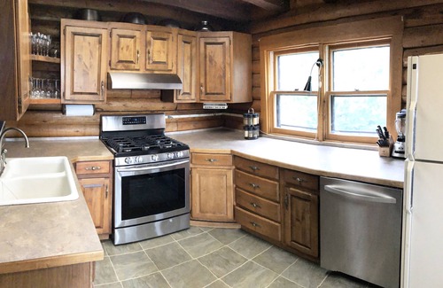 Hood River Cabin | Large Country Lodge with Beautiful Views