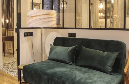 Asnieres-sur-Seine Apartment | Large cozy nest on the outskirts of Paris