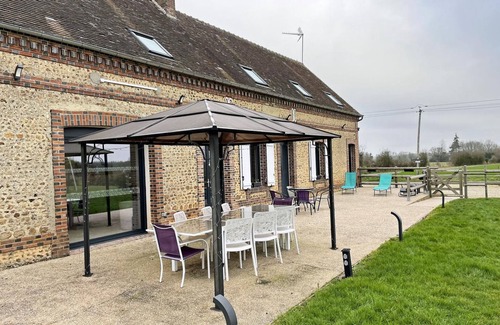 Moussonvilliers Cottage | Large family house with games and pets allowed