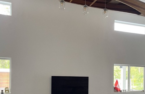 Southeast Kelowna House | Large family home on 2.5 acres on Mission Creek w/pool.