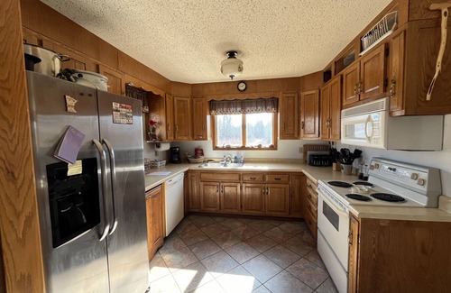 Waasa Township House | Large fully furnished,centrally located northern Minnesota retreat .