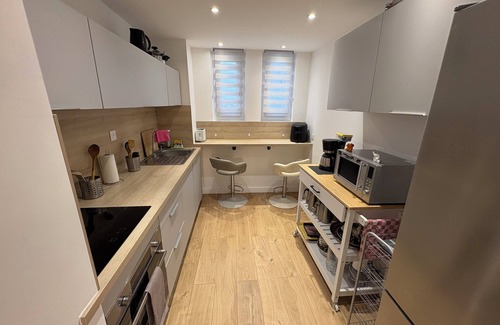 Aiguerelles Apartment | Large, fully renovated F5 for rent south of Montpellier
