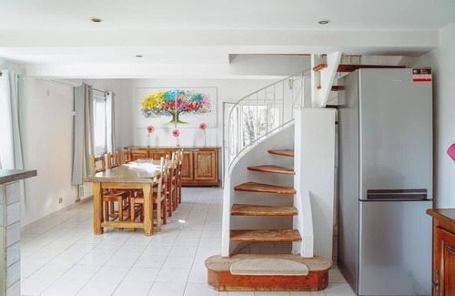 Vallon-Pont-d'Arc Cottage | Large gite with panoramic views.