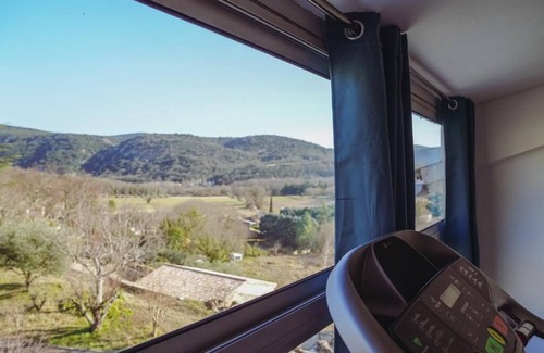 Vallon-Pont-d'Arc Cottage | Large gite with panoramic views.