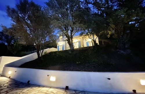 Leros Villa | Large Greek Villa in Krithoni 5 minutes from beach and Agia Marina