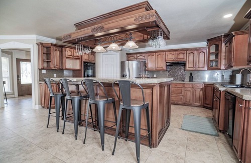 Luling Other | Large Group Ranch Retreat 4 Houses 45 Acres Pool Sleeps 40