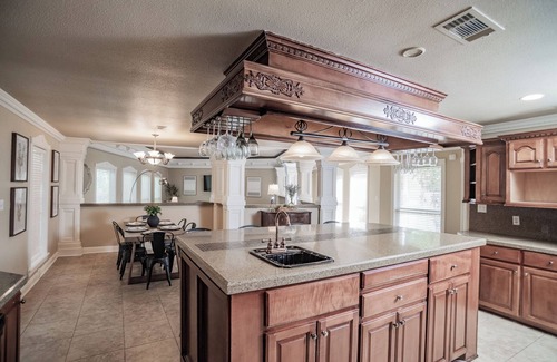 Luling Other | Large Group Ranch Retreat 4 Houses 45 Acres Pool Sleeps 40