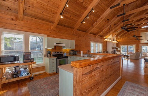 Little Kowaliga House | Large Group Vacationers Dream, 45 mins to Auburn.