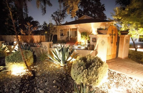 Visalia House | Large Groups-Seq Parks Coast Wineries Skiing all day trips from hime with hot tu
