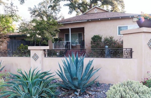 Visalia House | Large Groups-Seq Parks Coast Wineries Skiing all day trips from hime with hot tu