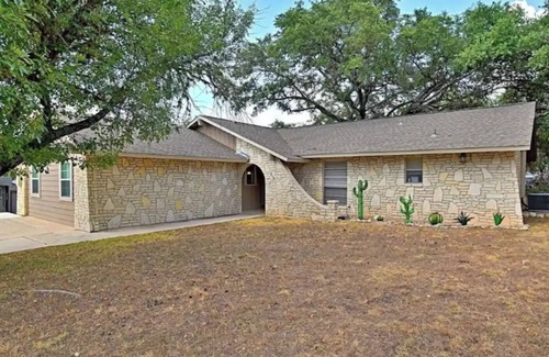 Canyon Lake House | Large home by the lake perfect for entertaining large groups , lake access key