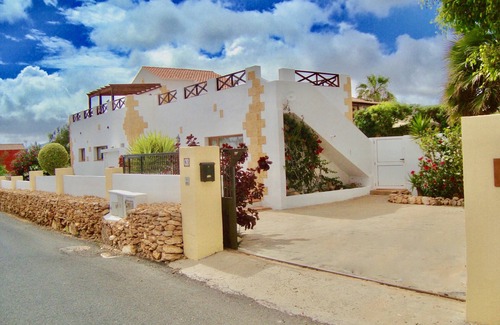 Casillas de Morales House | Large Home, Private Heated Pool and Hot-tub, In a Quiet Central Location