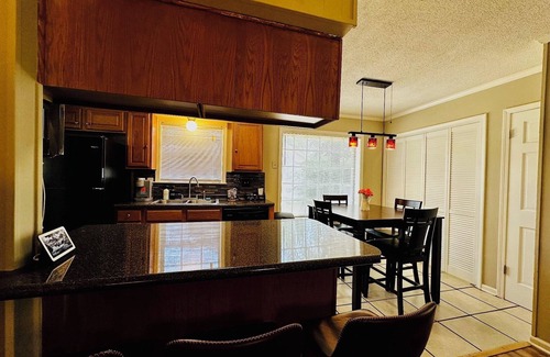 Whitehaven House | Large Home For Big Groups in Southhaven Memphis