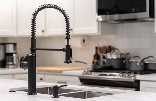 Los Angeles House | Large Home w/Views of DTLA Sleeps 8 Golf/Spa/Fire