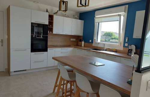 Kerlouan Villa | Large house 200m2 seaside 12 pers. with jacuzzi 300 meters from the beach