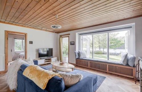 Tollered House | Large house on a lake near Göteborg