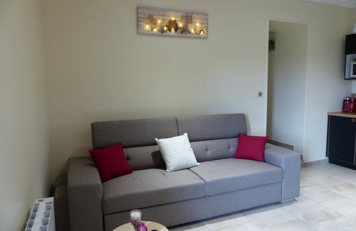 Cressanges Cottage | Large house with SPA and games on a farm, 8 pers