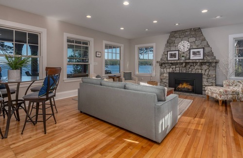 West Alton House | Large lakefront property with boat slip, gym, washer/dryer, central AC & firepit