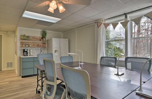 Lavonia House | Large Lavonia Home with Party Dock on Lake Hartwell!