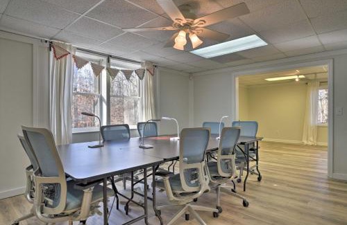 Lavonia House | Large Lavonia Home with Party Dock on Lake Hartwell!