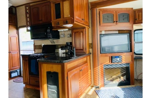 Big Pine Key RV Rental | LARGE LOT & RV A Fisherman Camp