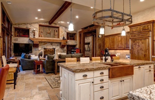 Deer Valley House | Large, Luxe, walk2town, 2 min DV & PC bases. Theater, game room, steam room