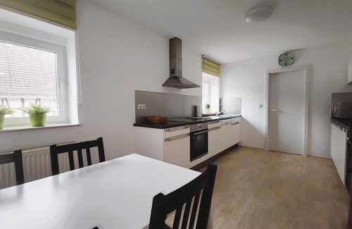 Braunsen Apartment | Large modern apartment for 6 people with garden next to the forest