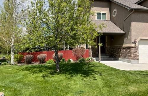 Driggs Apartment | Large Modern Driggs Home with Game Room and Jacuzzi!