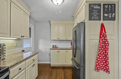 Tigard Villa | Large Modern Family Villa, Near Wash. Sq. Mall