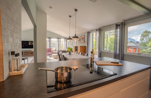 Tromso House | Large modern house, perfect for Northern lights chasing