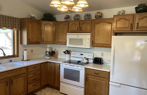 Rapid City House | ✶Large Mountain Top Home W/Scenic Deck Near Mt Rushmore✶