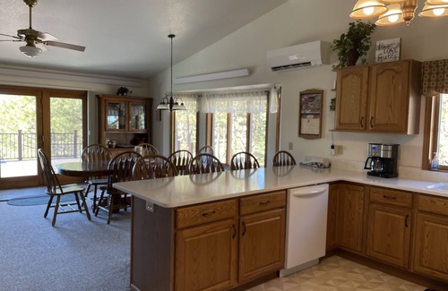 Rapid City House | ✶Large Mountain Top Home W/Scenic Deck Near Mt Rushmore✶