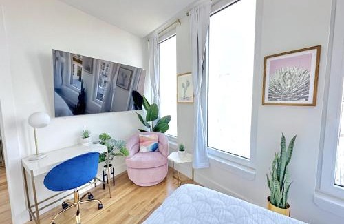 Greenpoint Apartment | Large One Bedroom - Massive Private Terrace - Luxury Building - Williamsburg - Greenpoint