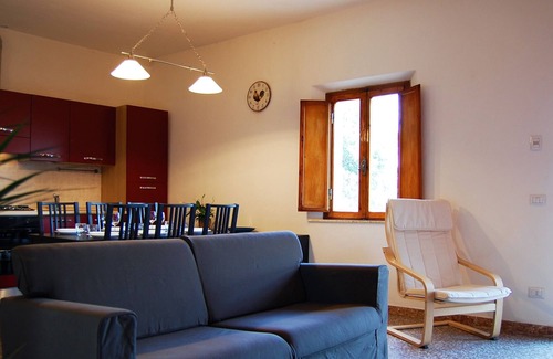 Sovicille Apartment | Large panoramic apartment in the Tuscan countryside, 7 km from Siena