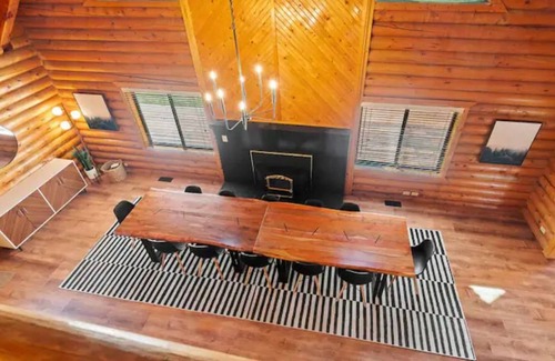 Mammoth Creek Cabin | Large Reunion Cabin By Lake And National Parks!