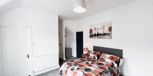 Forest Fields Apartment | Large Room at The Burford Hideaway
