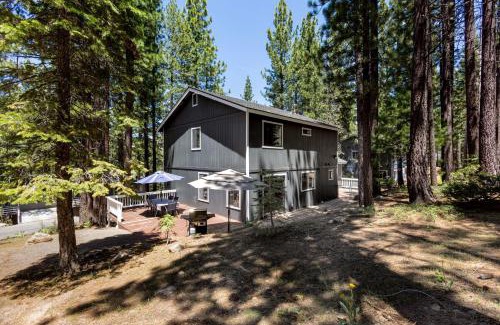 Country Club Estates Apartment | Large Seasonal Rental South Lake Tahoe