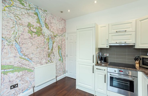 Keswick Apartment | Large self contained Keswick town centre apartment, free parking for 1 car. 🚙