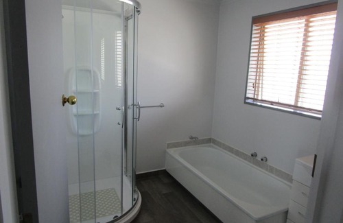 Hokitika House | Large Spacious House