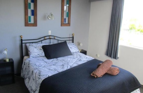 Hokitika House | Large Spacious House