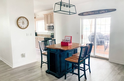 Rockwell House | Large, Spacious Lakefront Home w/Pool & Mountain Views!