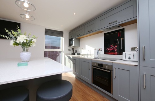 York Apartment | Large Spacious Luxury 2 bedroom apartment secure parking 5 min to town centre
