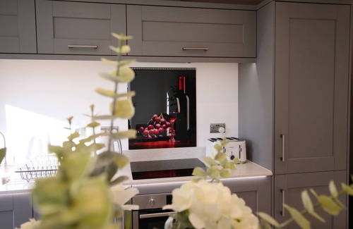 York Apartment | Large Spacious Luxury 2 bedroom apartment secure parking 5 min to town centre