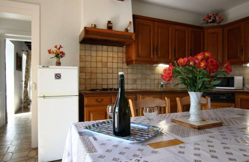 Les Pieux Cottage | Large stone house with garden and WiFi in Les Pieux