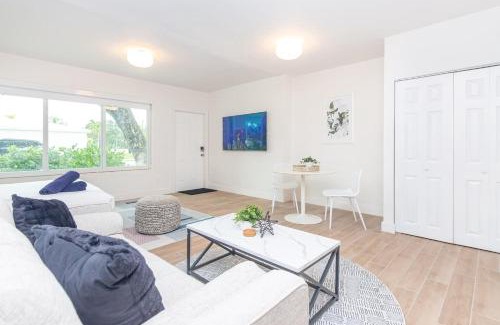El Portal Apartment | Large Stylish Studio Apartment In El Portal #3