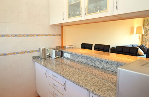 Albardeira Apartment | large swimming pool, sea views, 24hr security, free wifi