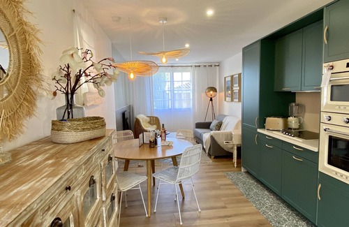Sanary-sur-Mer Apartment | Large T2 with terrace, tastefully decorated, ideally located