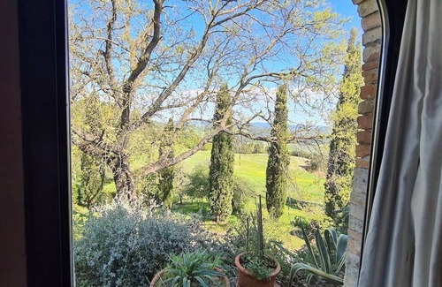 Volterra House | Large Tuscan farmhouse with huge swimming pool