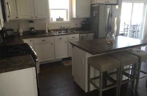 Dover Beaches North House | Large Newer Home 3min walk to bay bch,10 min ocean. Water Views Open concept f/p