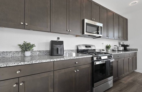 Terra Lago House | Large Villa + Large Backyard, Putting Green & Game Room